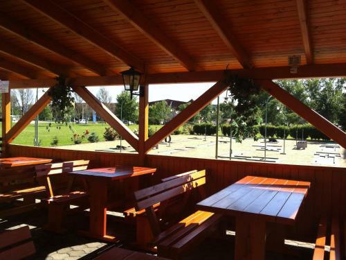 Hostal Golf �tterem �s Panzi�
