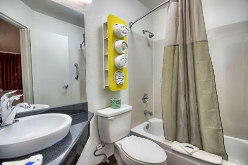 Motel 6 Columbus West