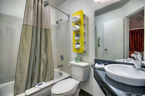 Motel 6 Columbus West