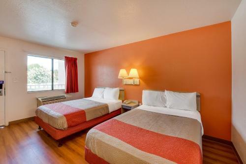 Motel 6 Columbus West