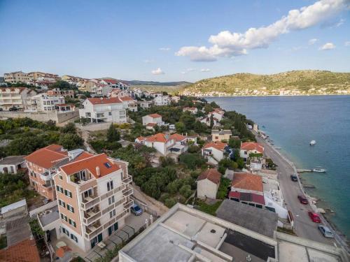 Apartments By The Sea Rogoznica - 17997