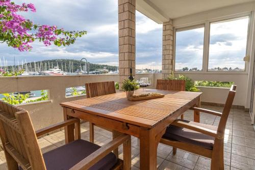 Apartments By The Sea Rogoznica - 18746