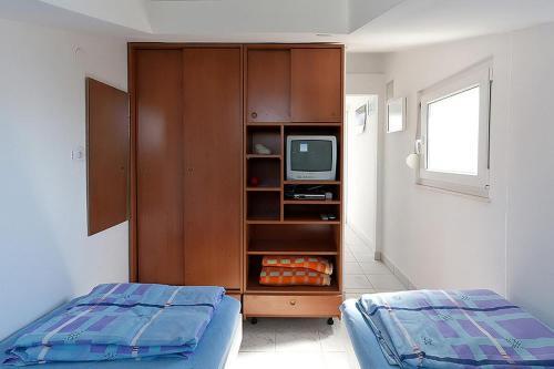 Apartments By The Sea Rogoznica - 18746