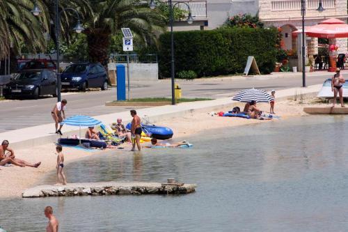 Apartments By The Sea Rogoznica - 18746