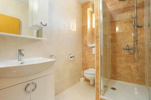 Apartments By The Sea Rogoznica - 4162