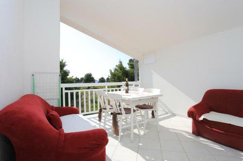 Apartments By The Sea Rogoznica - 4162