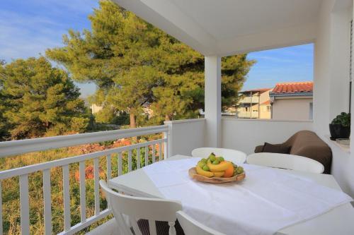 Apartments By The Sea Rogoznica - 4162