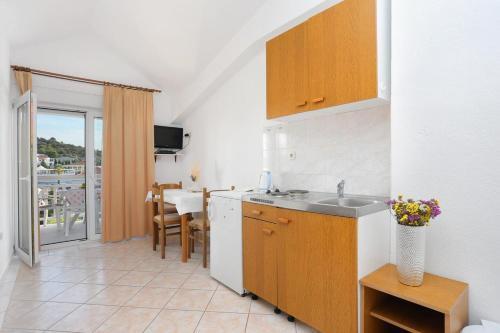 Apartments By The Sea Rogoznica - 4162