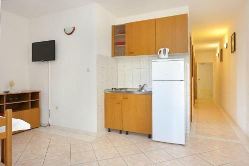 Apartments By The Sea Rogoznica - 4162
