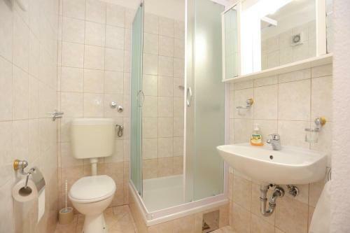 Apartments By The Sea Rogoznica - 4162