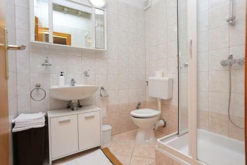 Apartments By The Sea Rogoznica - 4162