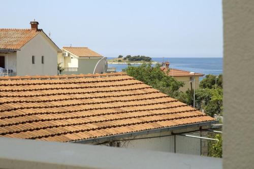 Apartments By The Sea Rogoznica - 19367