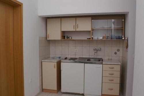 Apartments By The Sea Jagodna, Hvar - 4000