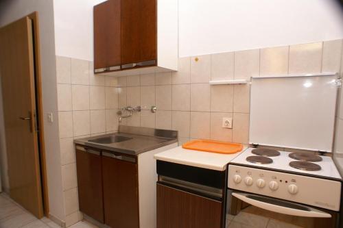 Apartments By The Sea Jagodna, Hvar - 4000