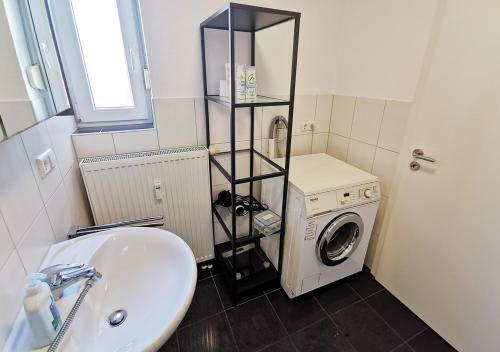 Duplex Apartment - City Centre - Airconditioned - Netflix - 2 Balconies