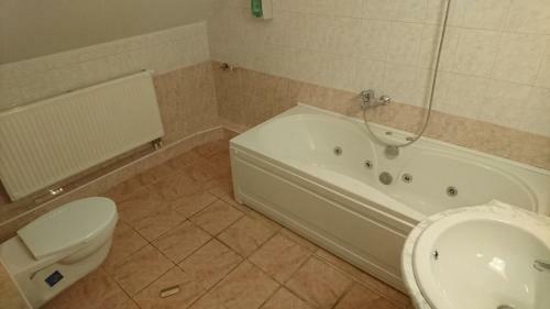 Hostal B�-la Vend�gh�z