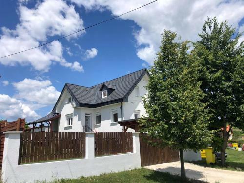 Kemenc�sh�z Tagyon - Tet?t�ri Apartman