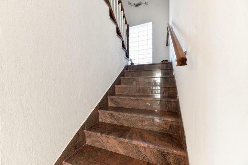 Spacious Villa Vito With Large Pool