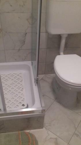 Hostal Guesthouse Familija Tariba