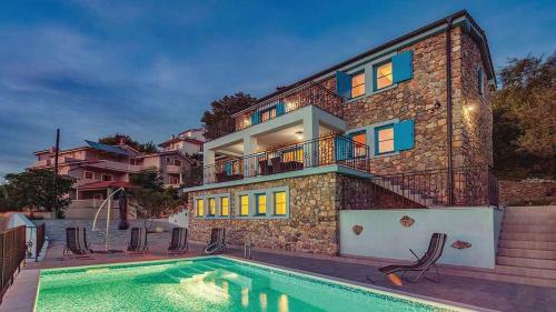 Holiday Home In Supetarska Draga 33081