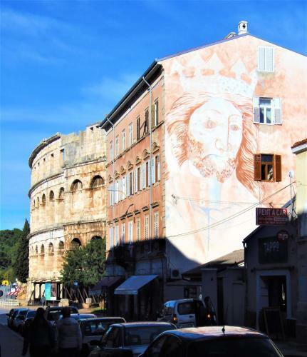 Noemi City Apartments