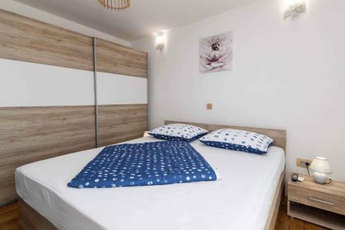 Holiday Home In Tribalj 39392