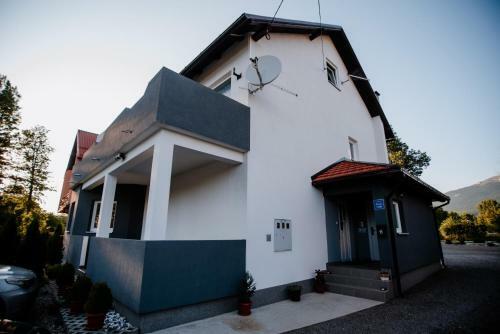 Hostal House Karakas