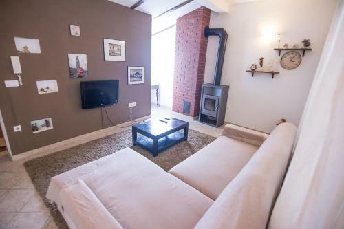 3* Stone House Dora For 5 Guests, Pa?man Island
