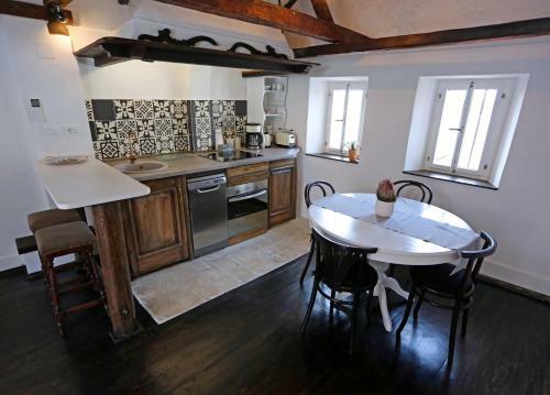 Hostal Swan Adriatic Apartment & Room