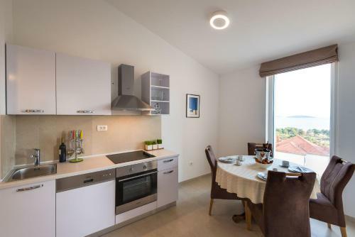 Apartamentos Croatica Suites Podsolarsko