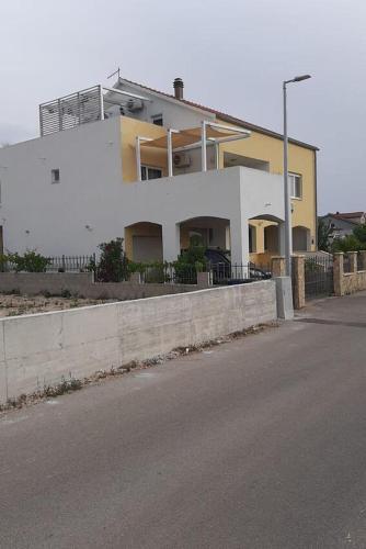 Apartments With A Parking Space Razine, Sibenik - 19003