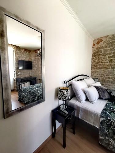 Hostal L&l Rooms Royal