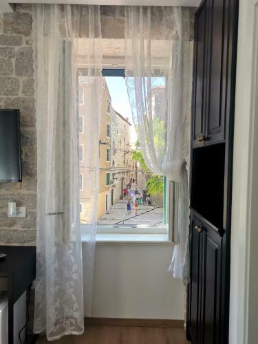 Hostal L&l Rooms Royal