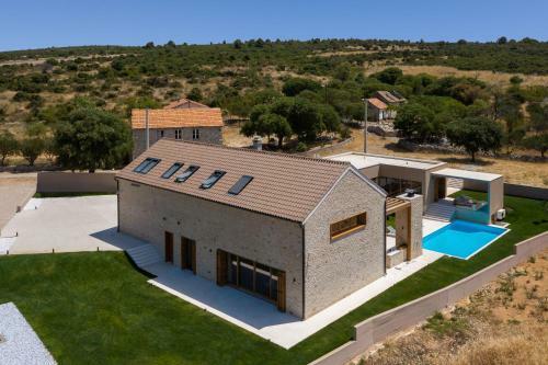 Luxury Villa Silence With Heated Pool