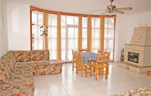 Holiday Home D�zsa Utca-balatonm�riaf�rd�