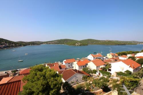 Apartmani Jadranka S Pogledom Na More