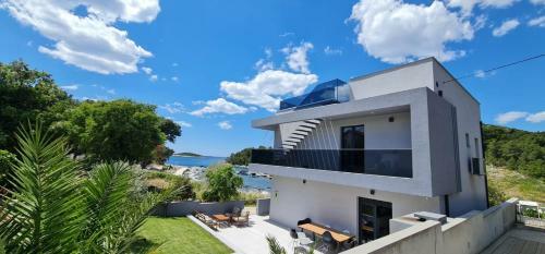 Villa Gray