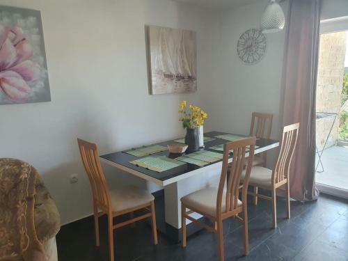 Hostal Muring Apartments