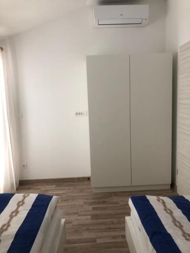Ideal Holiday Apartment 2