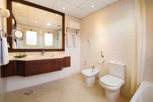Hotel Al Hamra Village Golf And Beach Resort