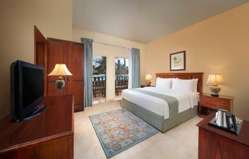 Hotel Al Hamra Village Golf And Beach Resort