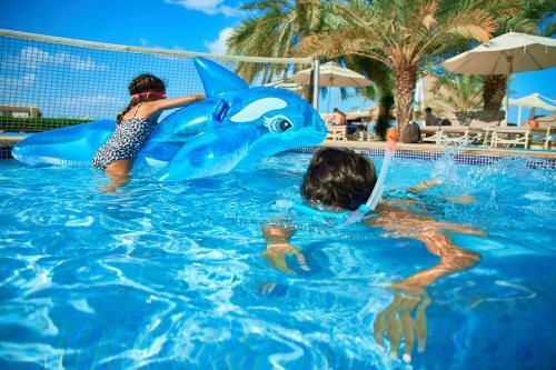 Hotel Al Hamra Village Golf And Beach Resort