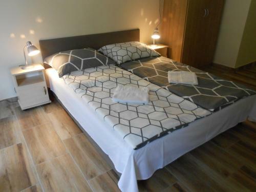 Lila Ak�c Apartman