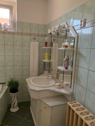 Kata Apartment