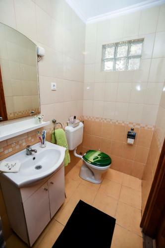 Hostal Marika Vend�gh�za