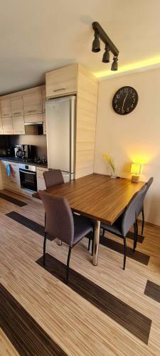 B48 Duplex