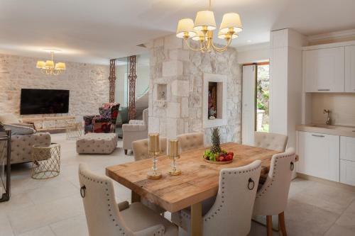 Serendipity - Luxury Stone Villa With Private Jacuzzi And Sauna