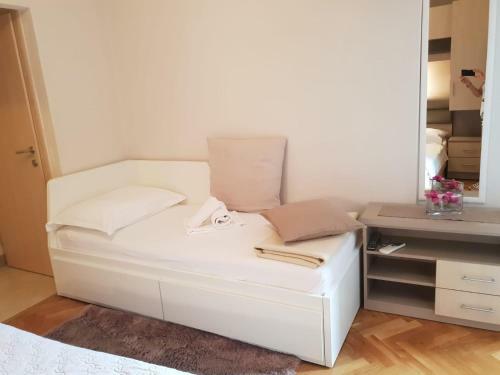 Hostal Guesthouse Marina