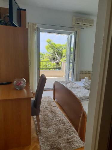 Hostal Guesthouse Marina