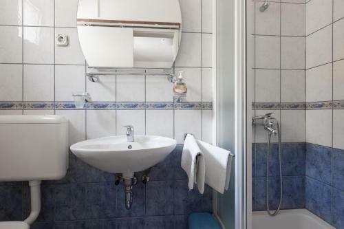 Studio Apartments Marijan - Beachfront